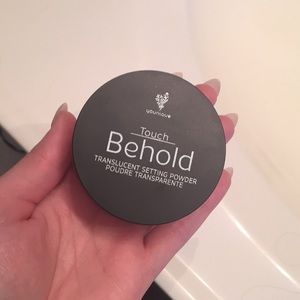 Younique setting powder